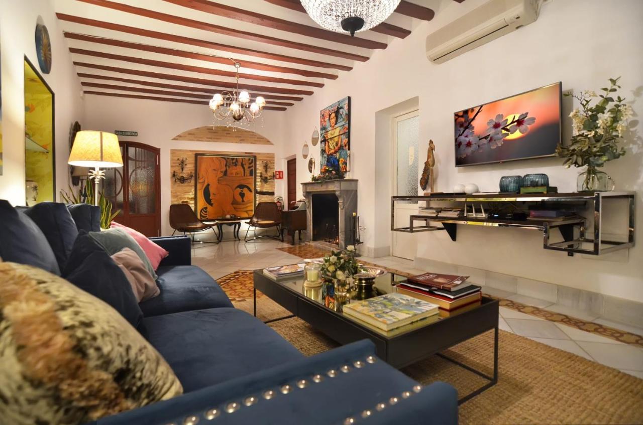 La Casa De Coy Mula